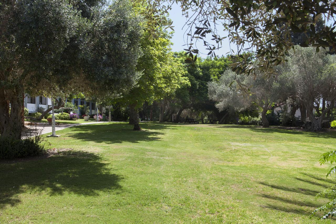 Eden Inn Zikhron Yaakov Extérieur photo